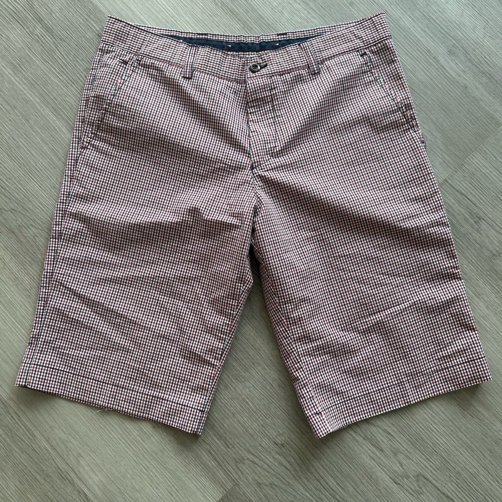 Tommy Hilfiger (unisex) Red, Navy & White Preppy Flat Front Shorts, 42’ nwot
